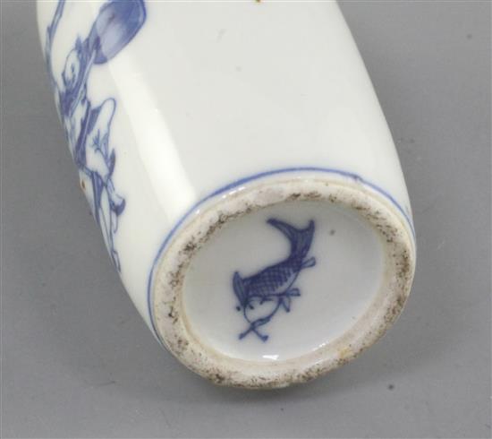 A Chinese blue and white ovoid snuff bottle, 19th century, height 7.7cm excl. stopper